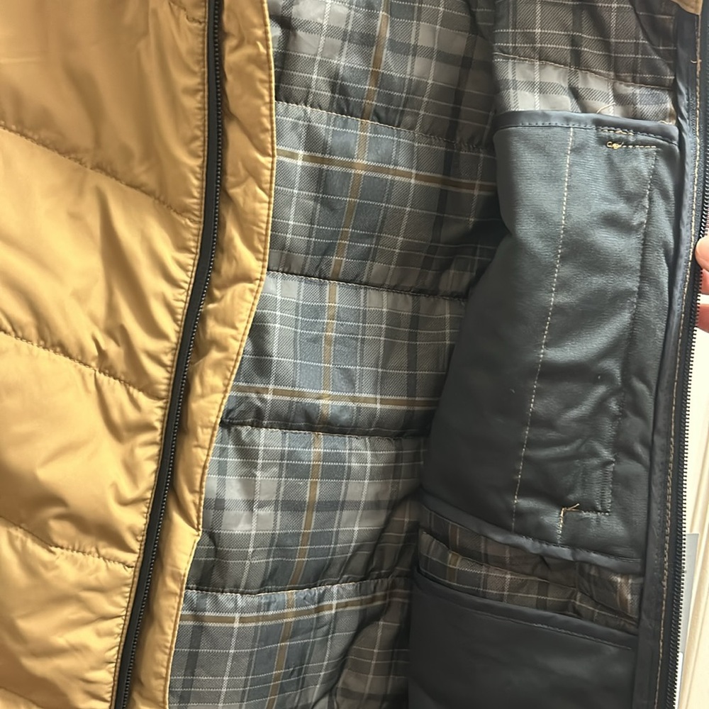 Free Country Men’s Puffer Vest Size Medium Tan NWT - Picture 7 of 8